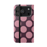 Etui-portfel z wegańskiej skóry na iPhone 17 Pro – wzór Pink Plum Polka Dot
